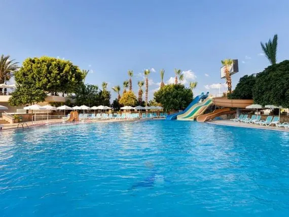 Ile trwa lot do Turcji Alanya? Czas lotu z Polski i ważne informacje