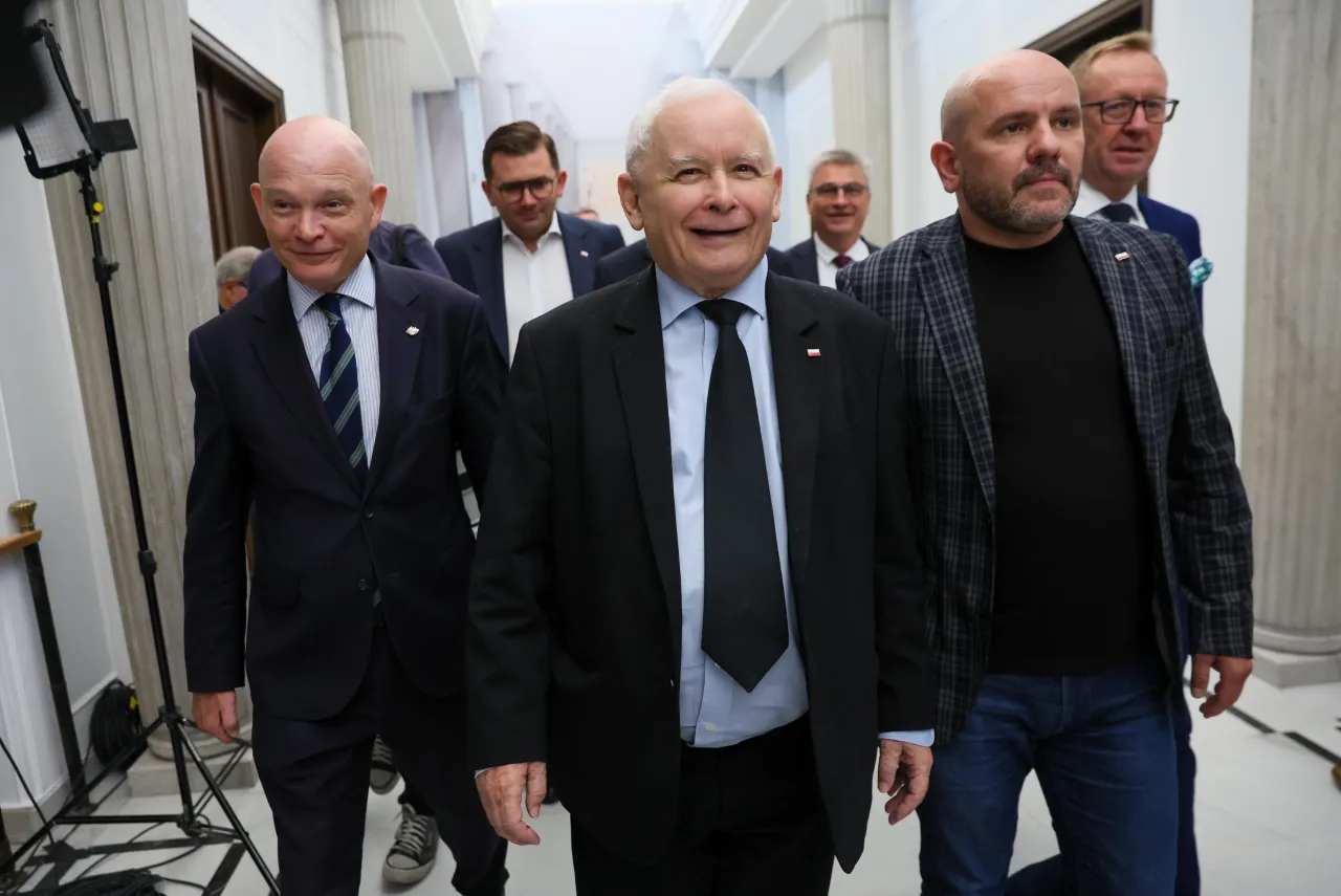 Kiedy PiS się rozpadnie? Kluczowe czynniki i przewidywania dotyczące przyszłości partii