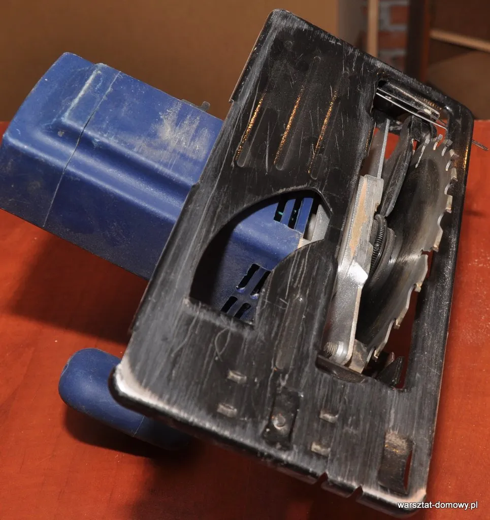 Jak zrobić prowadnice do pilarki, aby uniknąć niedokładnych cięć