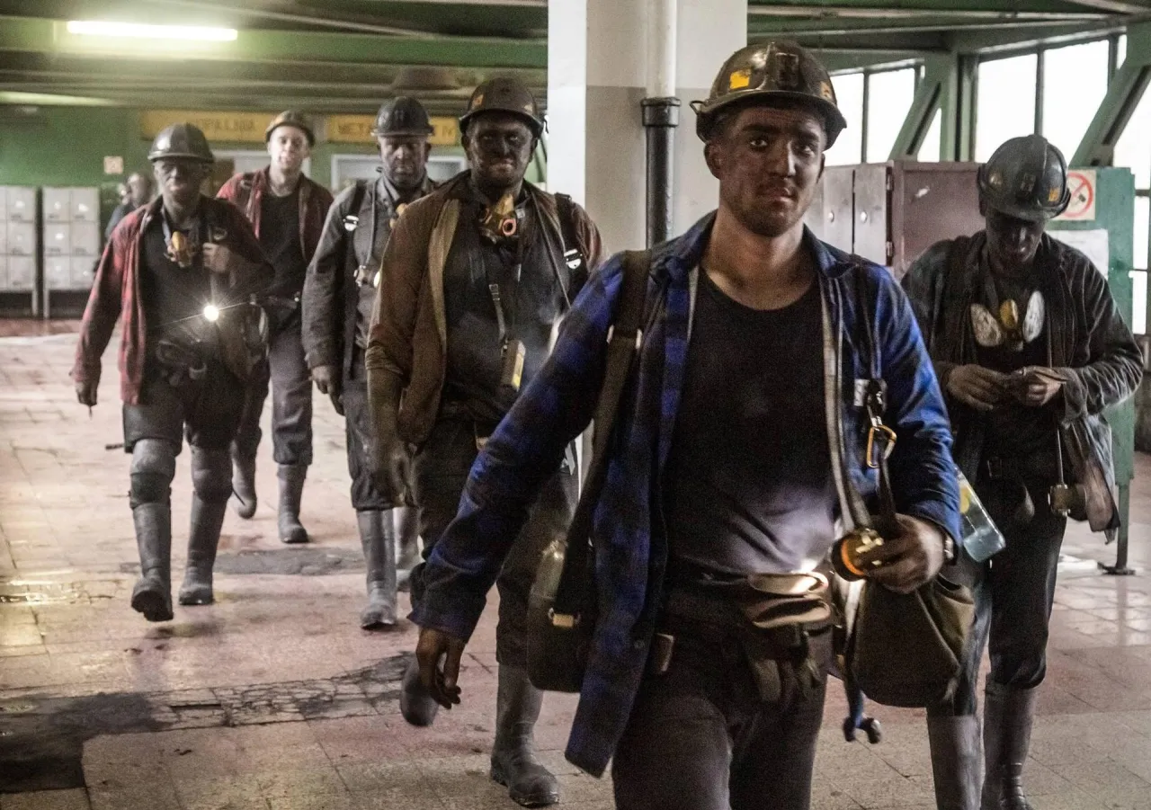 Ile zarabia elektryk na kopalni? Zaskakujące wyniki i różnice regionalne