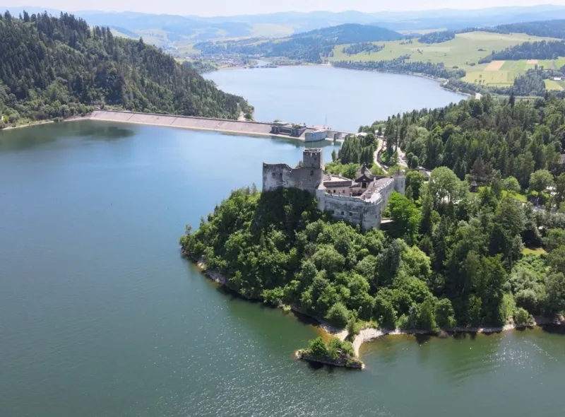 Najlepsze trasy motocyklowe w Małopolsce: piękne widoki i wyzwania