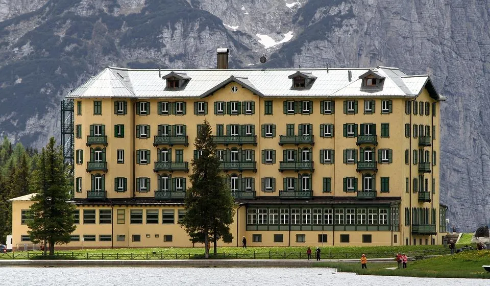 Jak otworzyć hotel - kluczowe kroki i wymagania, które musisz znać