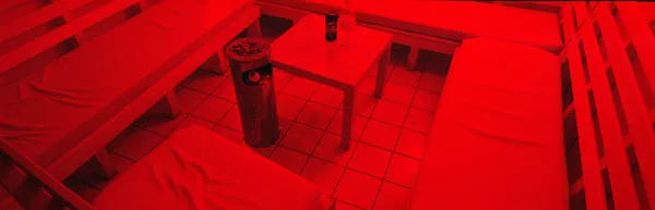 Gdzie znaleźć darkroomy w Poznaniu? Przewodnik po popularnych miejscach