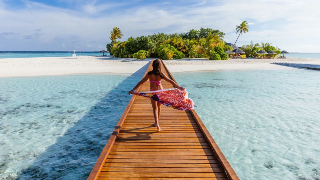 Ile kosztuje lot na Malediwy? Odkryj najlepsze ceny i porady