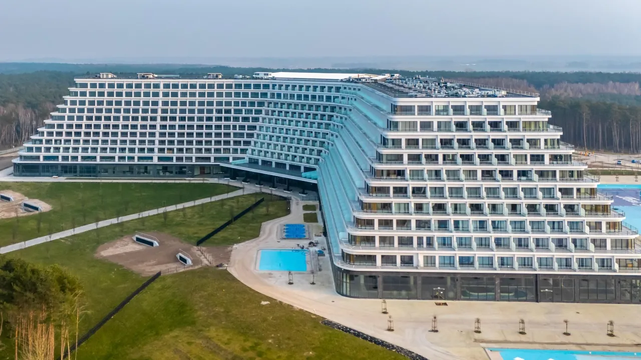 Kiedy będzie otwarty hotel Gołębiewski w Pobierowie? Sprawdź szczegóły