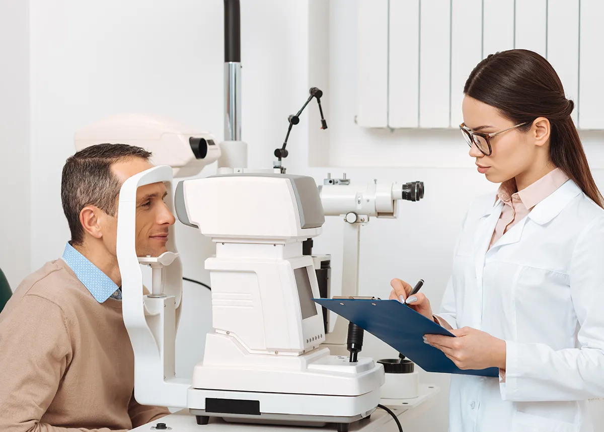 Soczewki kontaktowe: Czy wizyta u okulisty jest konieczna?