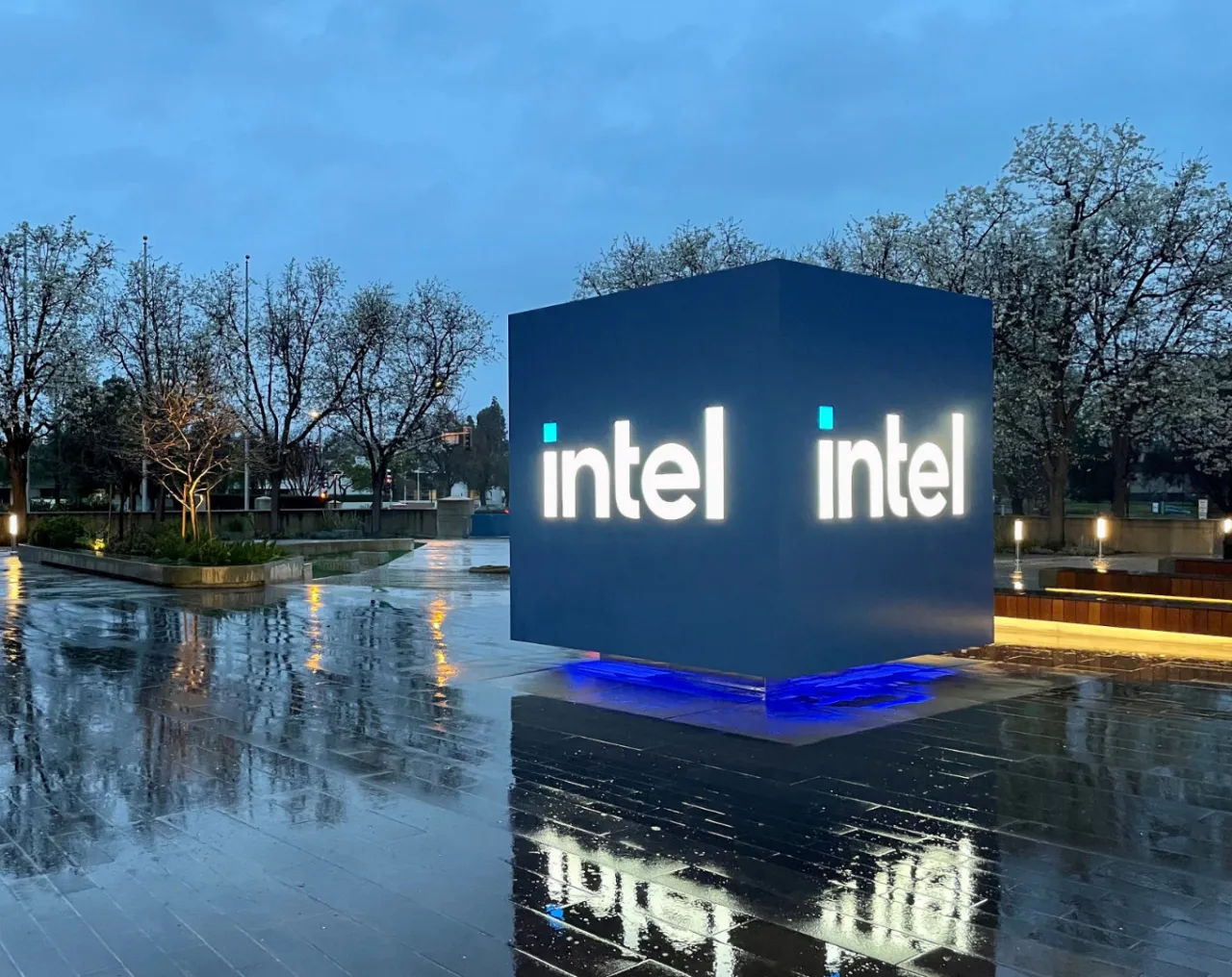 Kurs Intel: Jakie technologie oferuje Intel i co musisz wiedzieć?