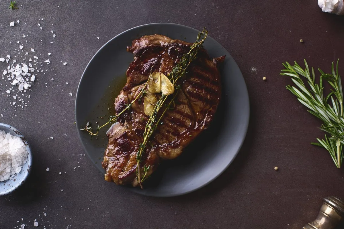 Ile gotuje się wołowina? Odkryj czasy gotowania dla idealnej potrawy