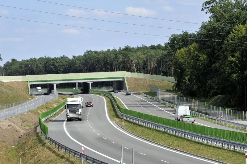 Jak prawidłowo księgować opłatę za przejazd autostradą w gofin
