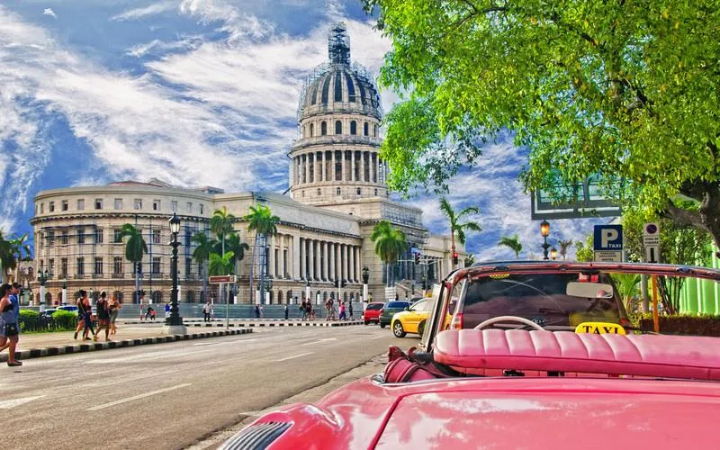 Kiedy jechać na Kubę? Uniknij huraganów i ciesz się słońcem