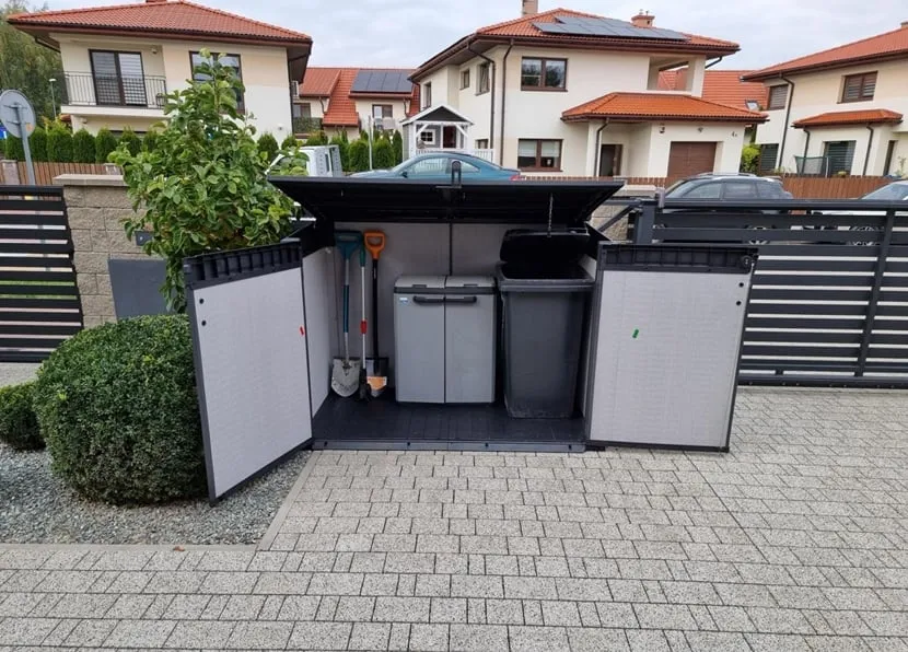 Jak ukryć kosz na śmieci w ogrodzie i cieszyć się piękną przestrzenią