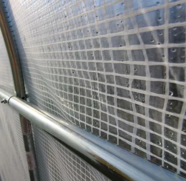 Folia tunelowa zbrojona – właściwości, zastosowanie i porady montażowe dla rolników