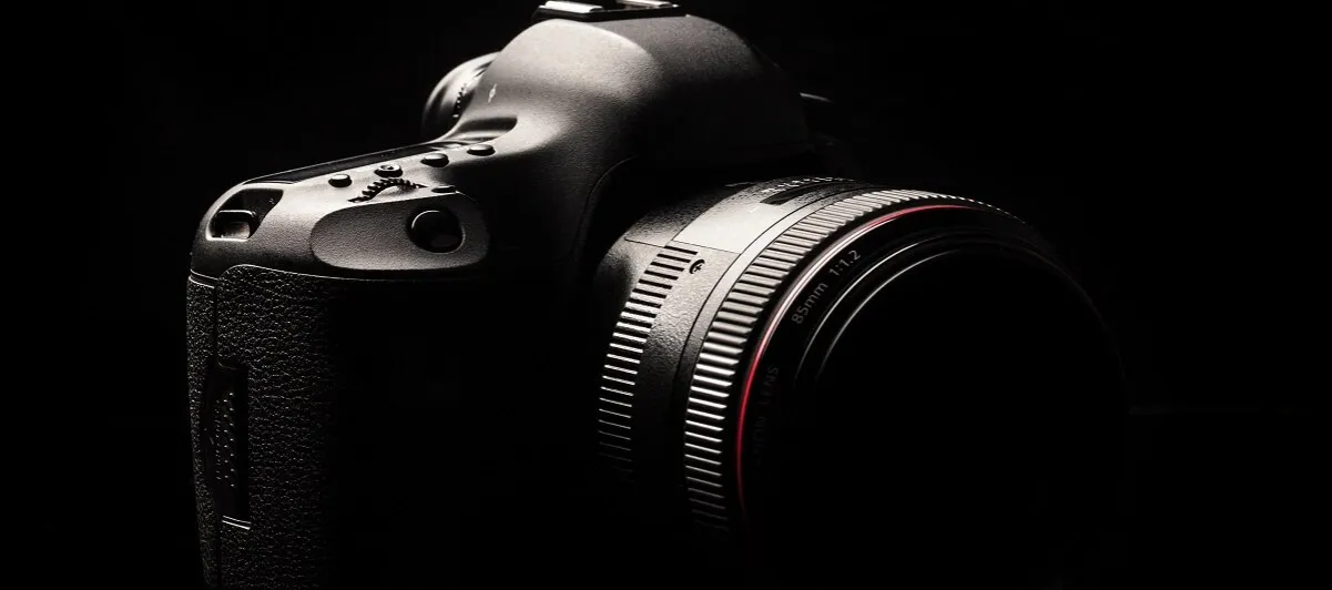 Jak działa aparat cyfrowy? Proste wyjaśnienie budowy i zasad działania