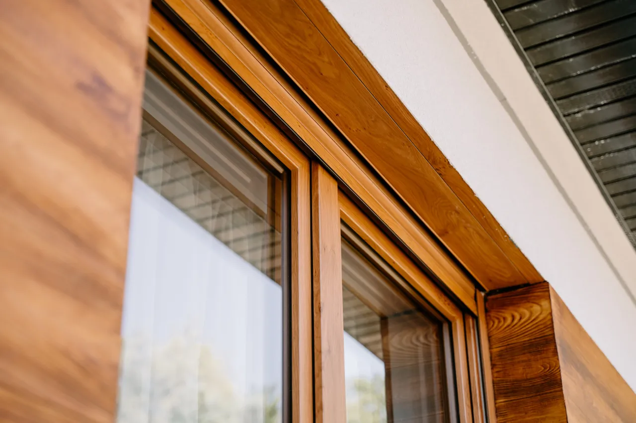 Okna trzyszybowe: wady, o których musisz wiedzieć przed zakupem