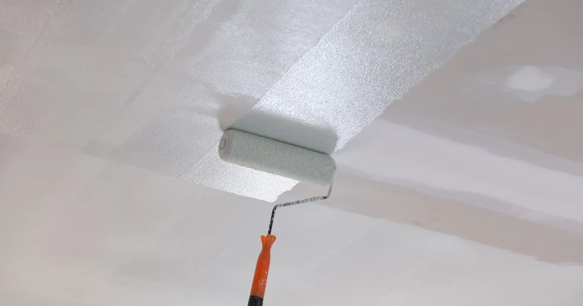 Jaka farba na sufit? Wybierz idealny kolor i uniknij błędów