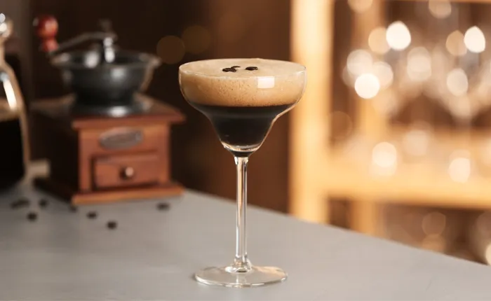 Martini Cocktails: Rezepte, Tipps & die besten Drinks einfach mixen