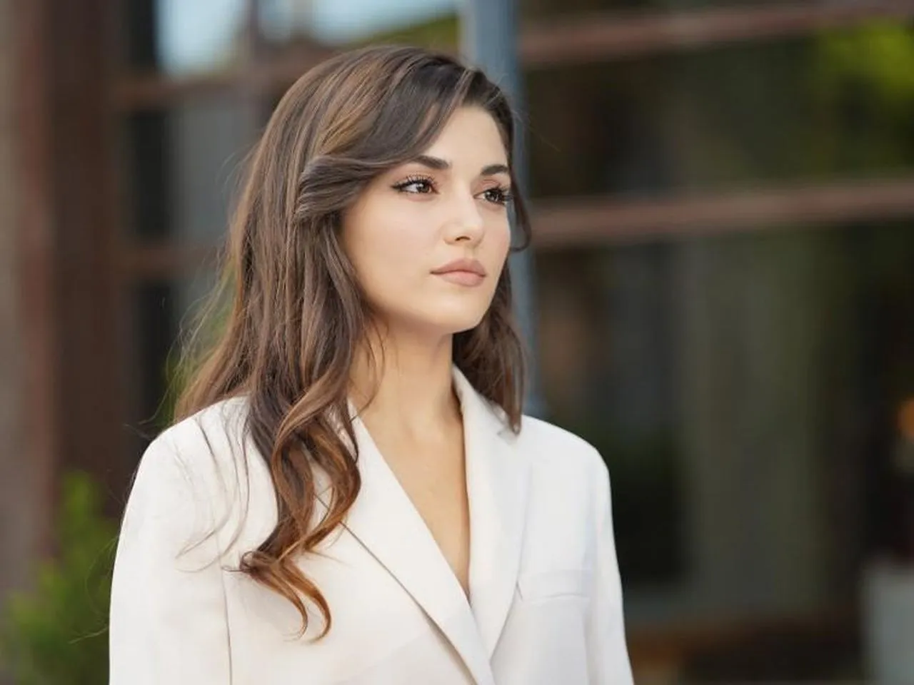 Hande Erçel ma dzieci? Poznaj prawdę i jej życie prywatne