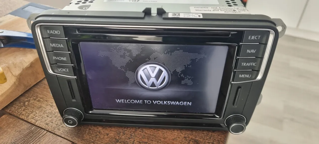 Jak naprawić wyświetlacz w radiu samochodowym i uniknąć kosztownych napraw