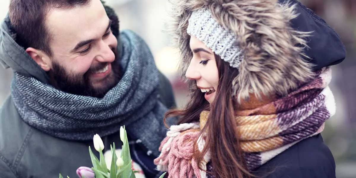 Pierwsza randka: O czym rozmawiać? Uniknij ciszy, oczaruj!