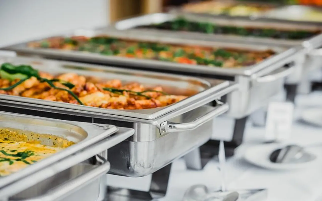 Gdzie zjeść w Fromborku? Odkryj najlepsze restauracje i smaki