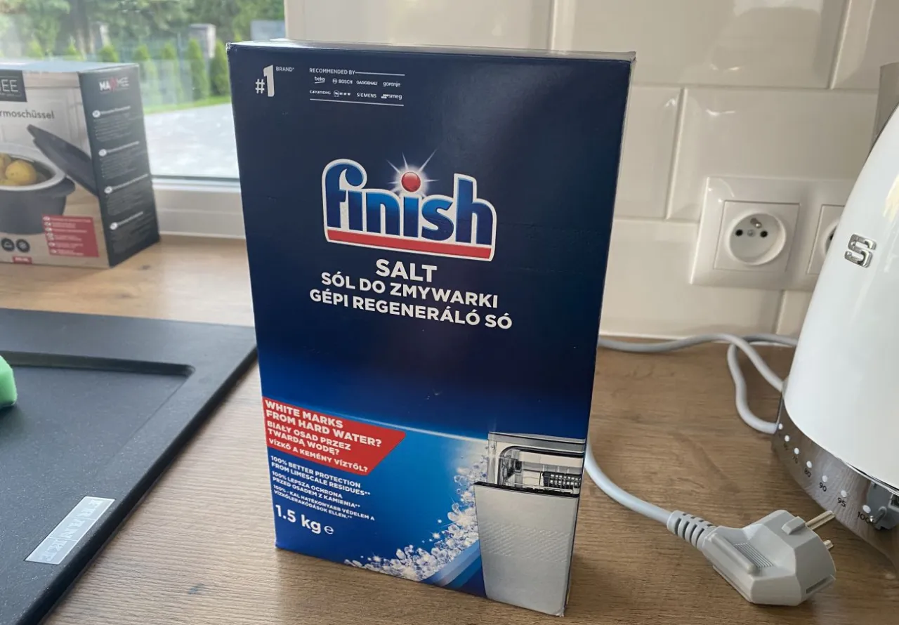 Najlepsza sól do zmywarki - uniknij kosztownych usterek i osadów