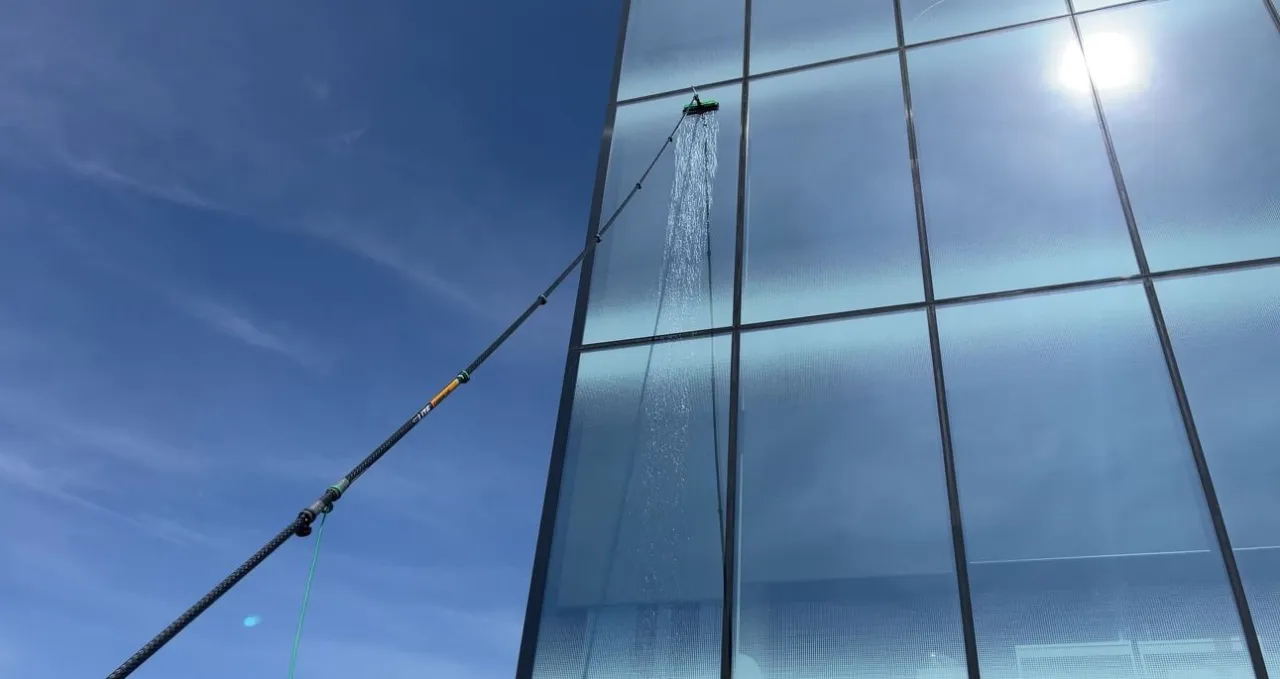 Optyczne powiększenie okien na elewacji – sprawdzone metody i triki