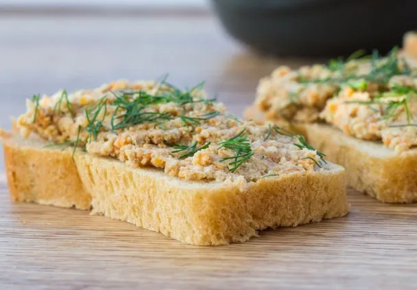 Ile piec pasztet z cukinii, aby był idealnie wilgotny i smaczny?