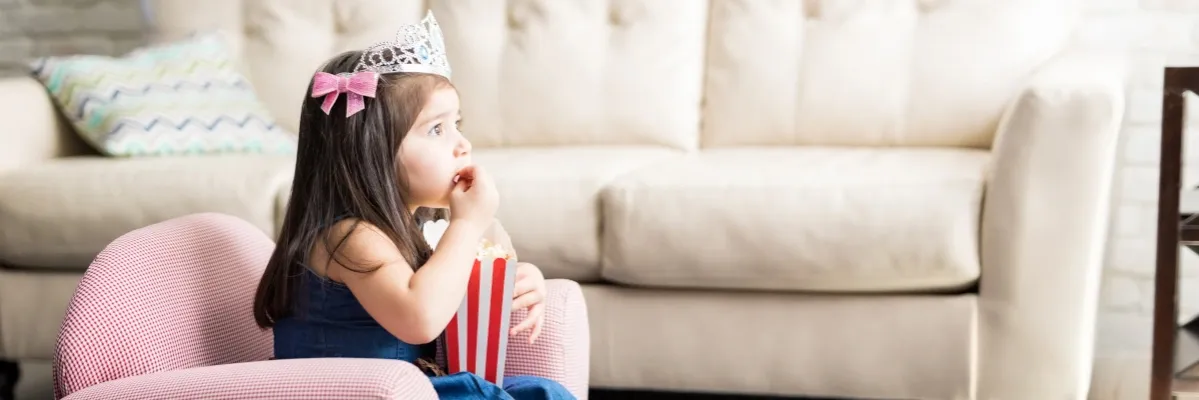 Od kiedy dziecko może oglądać bajki? Sprawdź zalecenia ekspertów