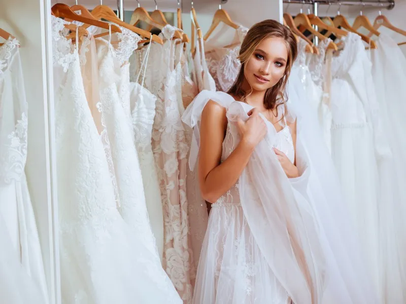 Jaką halkę do sukni ślubnej wybrać, aby wyglądać olśniewająco?