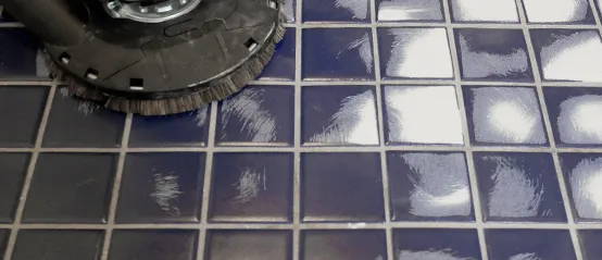 Jak odnowić łazienkę nie wymieniając kafelków - tanie i skuteczne metody