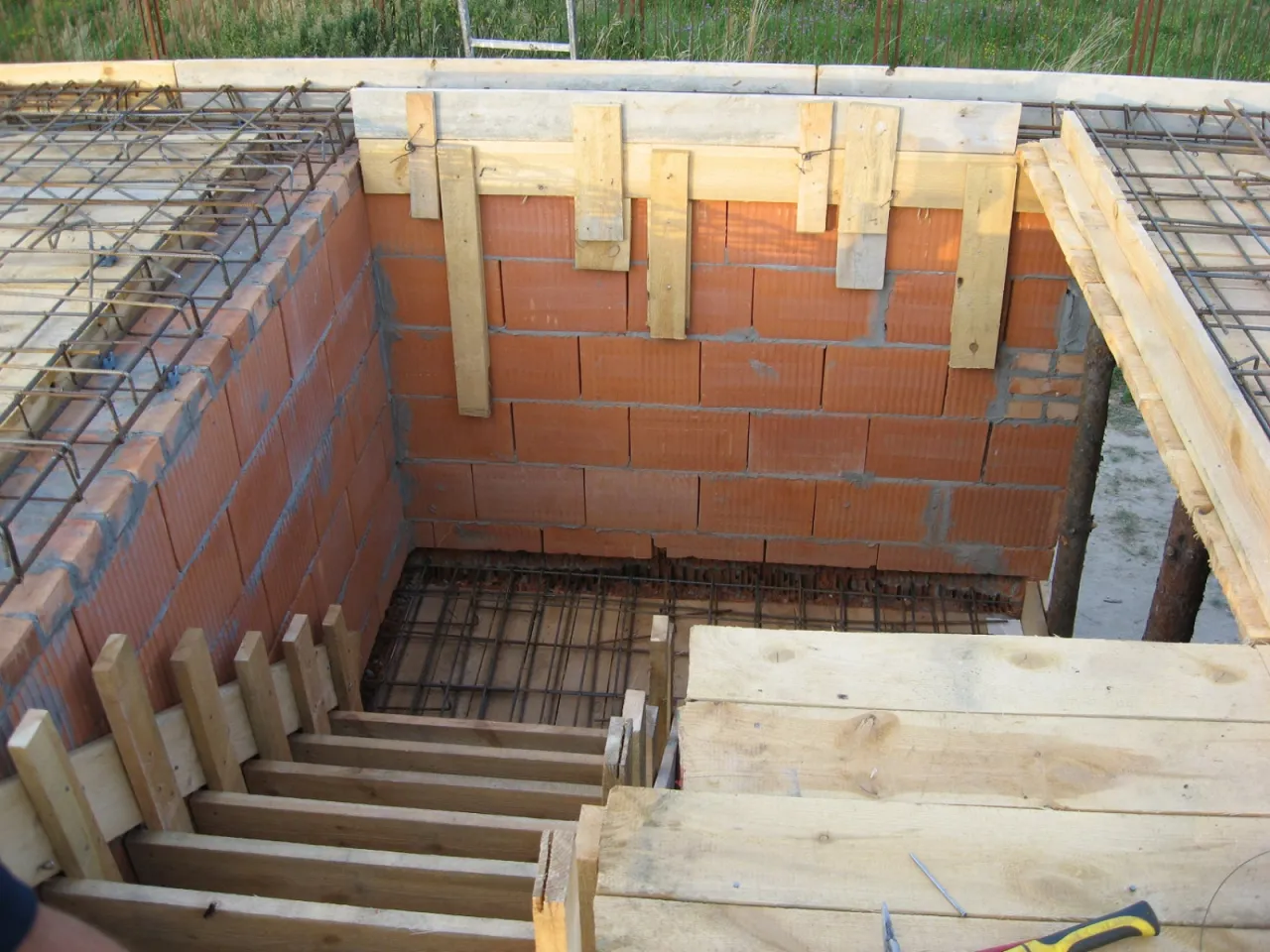 Jak zrobić schody w domu - krok po kroku bez błędów i stresu