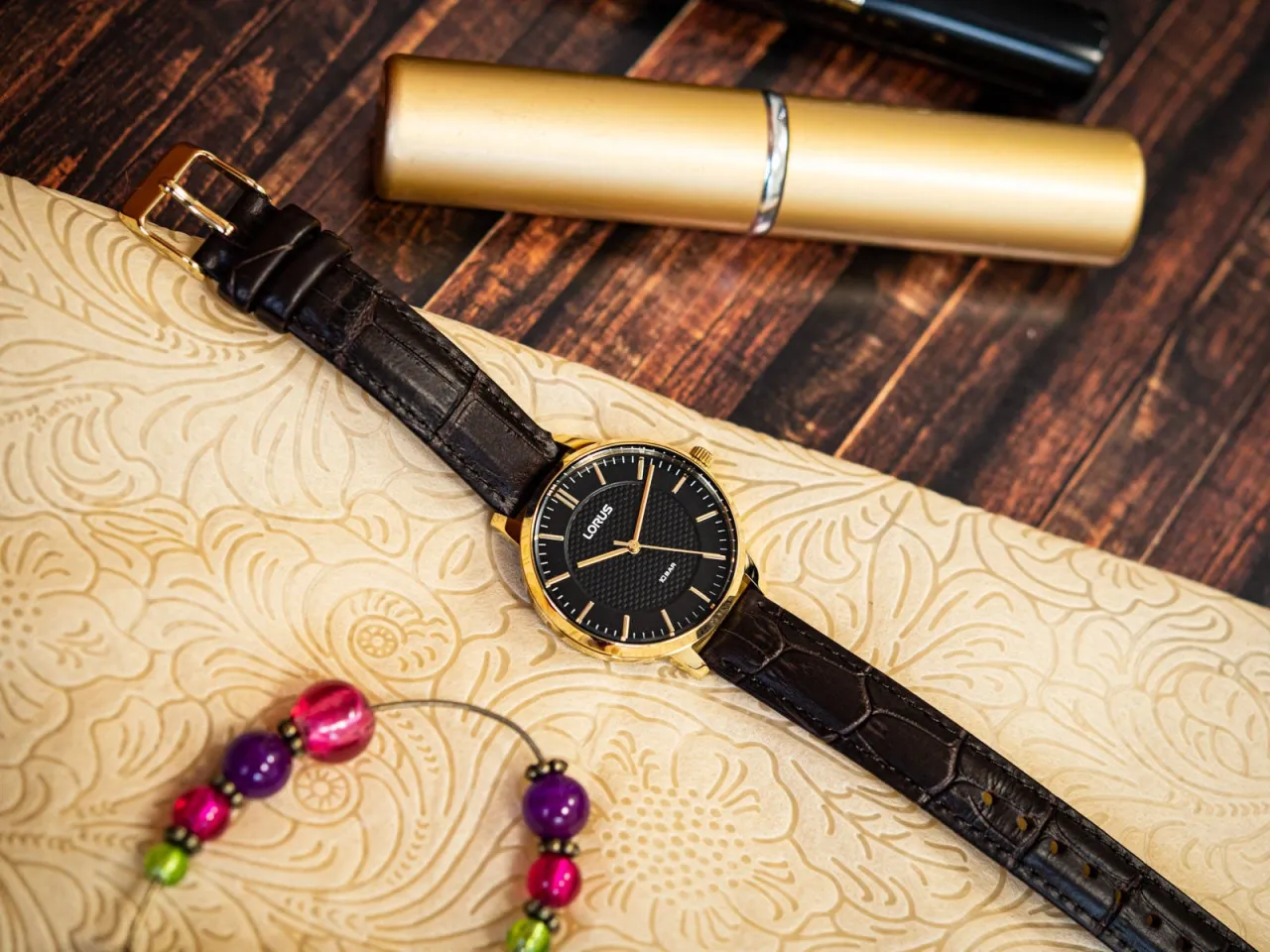 Lorus zegarek damski czarny – eleganckie modele, które musisz znać