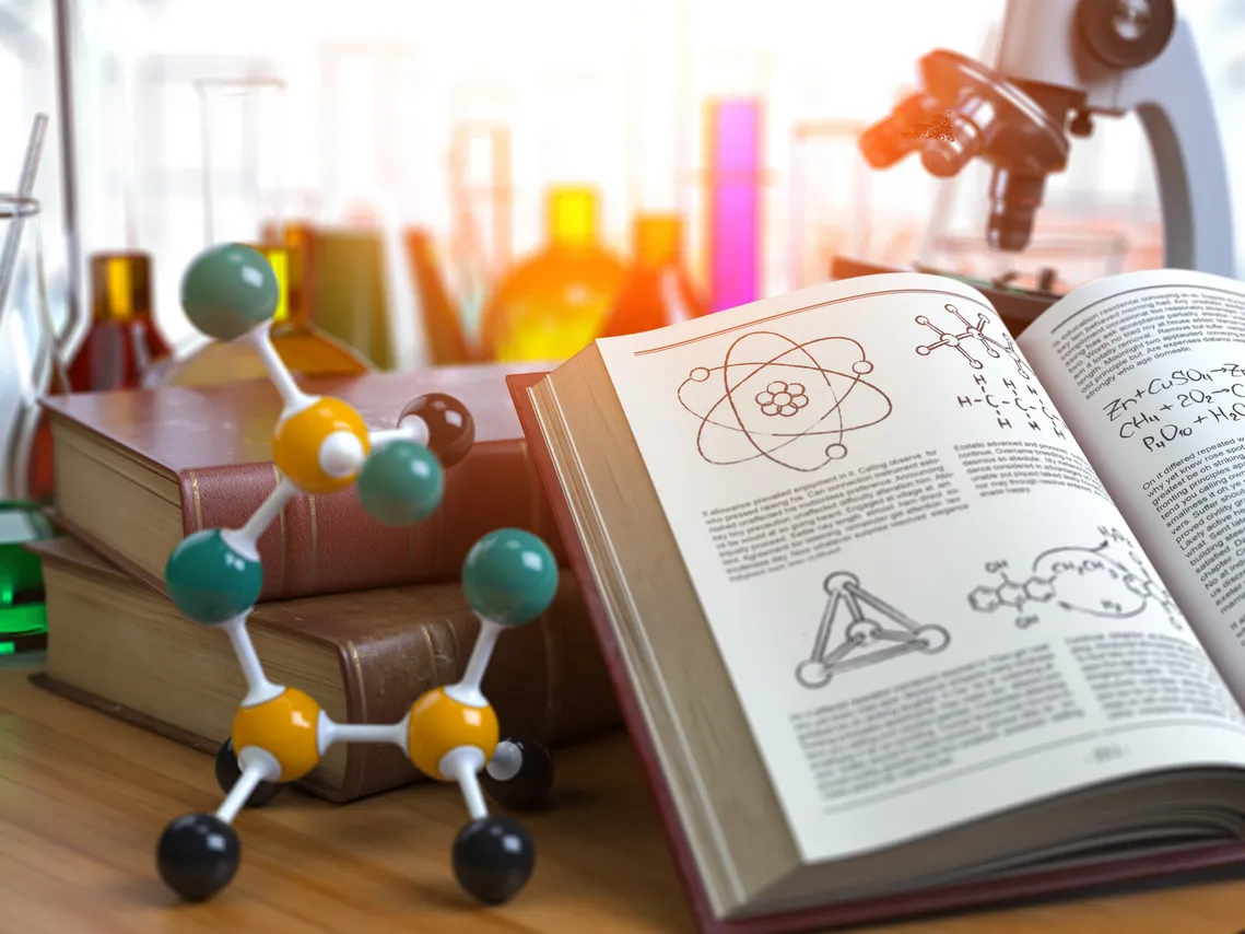Jak zdać z chemii: skuteczne strategie nauki, które działają Jak zdać z chemii: skuteczne strategie nauki, które działają