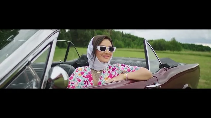 Kto śpiewa letni deszcz i co kryje się za emocjonalną balladą?