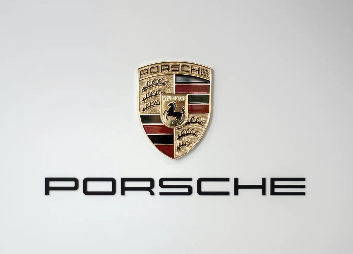 Rozszyfrowujemy logo Porsche – ikona dostępna dla Polaków