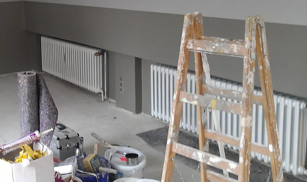 Jak usunąć pył po remoncie z paneli - skuteczne metody i porady