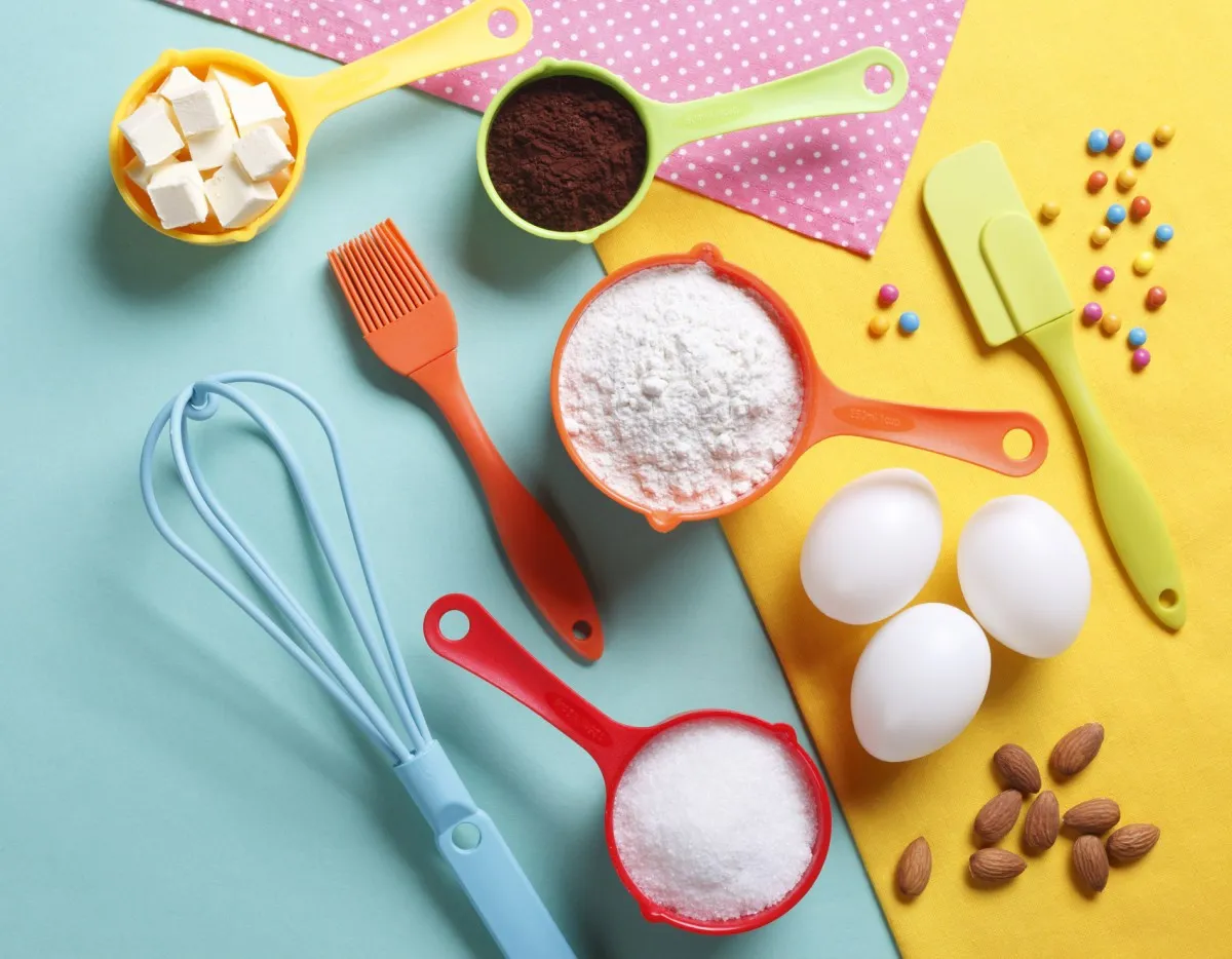 Szybkie przeliczanie 600 g mąki na szklanki - poradnik kuchennych obliczeń