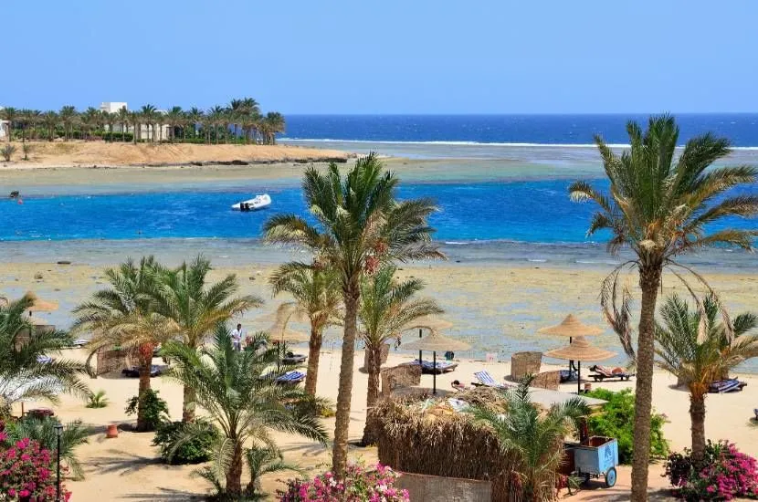 Ile trwa lot z Wrocławia do Hurghady? Zaskakujące różnice w czasie!