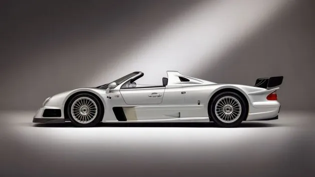 Mercedes-Benz CLK GTR AMG – Ikona motoryzacji z nieosiągalnymi osiągami Mercedes-Benz CLK GTR AMG – Ikona motoryzacji z nieosiągalnymi osiągami