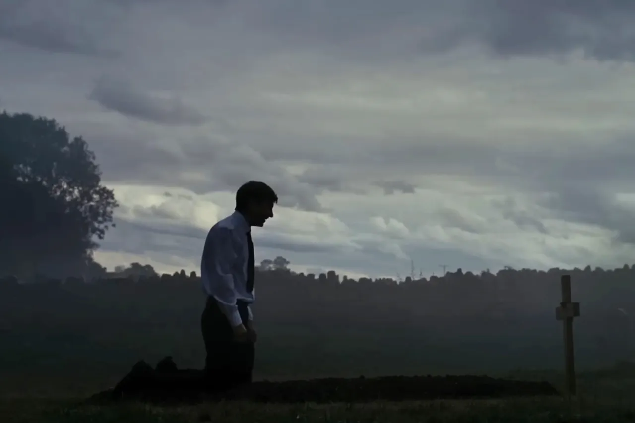 Seks z grobem: nowe wyzwanie aktorskie Barry'ego Keoghana