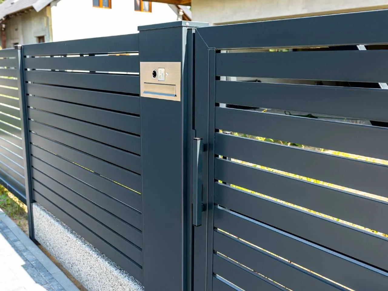 Jaki kabel do elektrozaczepu? Wybierz najlepszy przewód dla furtki