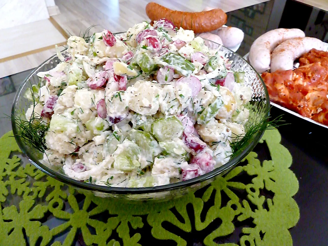 Sałatka ziemniaczana na grilla - Jak zrobić idealną?