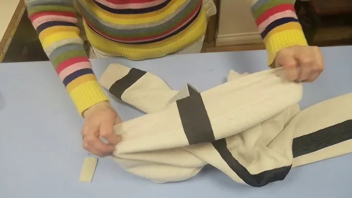 Jak rozciągnąć bluzkę, aby odzyskać jej pierwotny rozmiar i fason