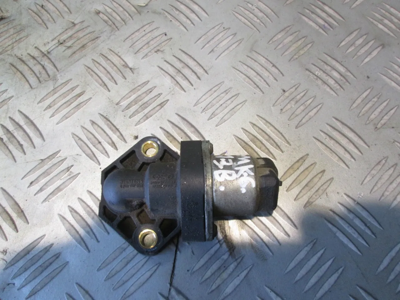 Gdzie jest silnik krokowy w Ford Fiesta 1.3 MK6? Oto lokalizacja!