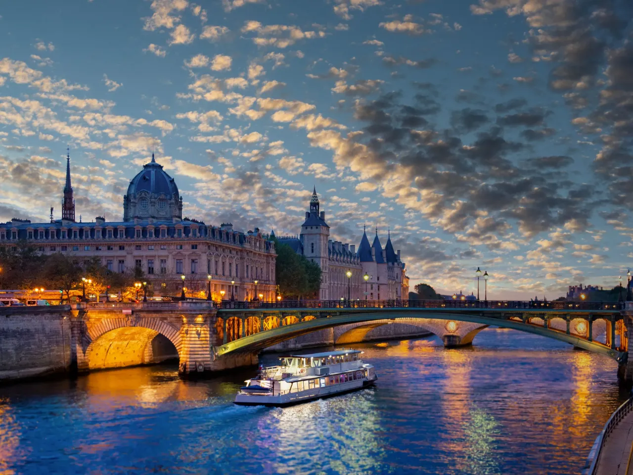 Paryż: Ile kosztuje wyjazd? Kalkulator budżetu i porady