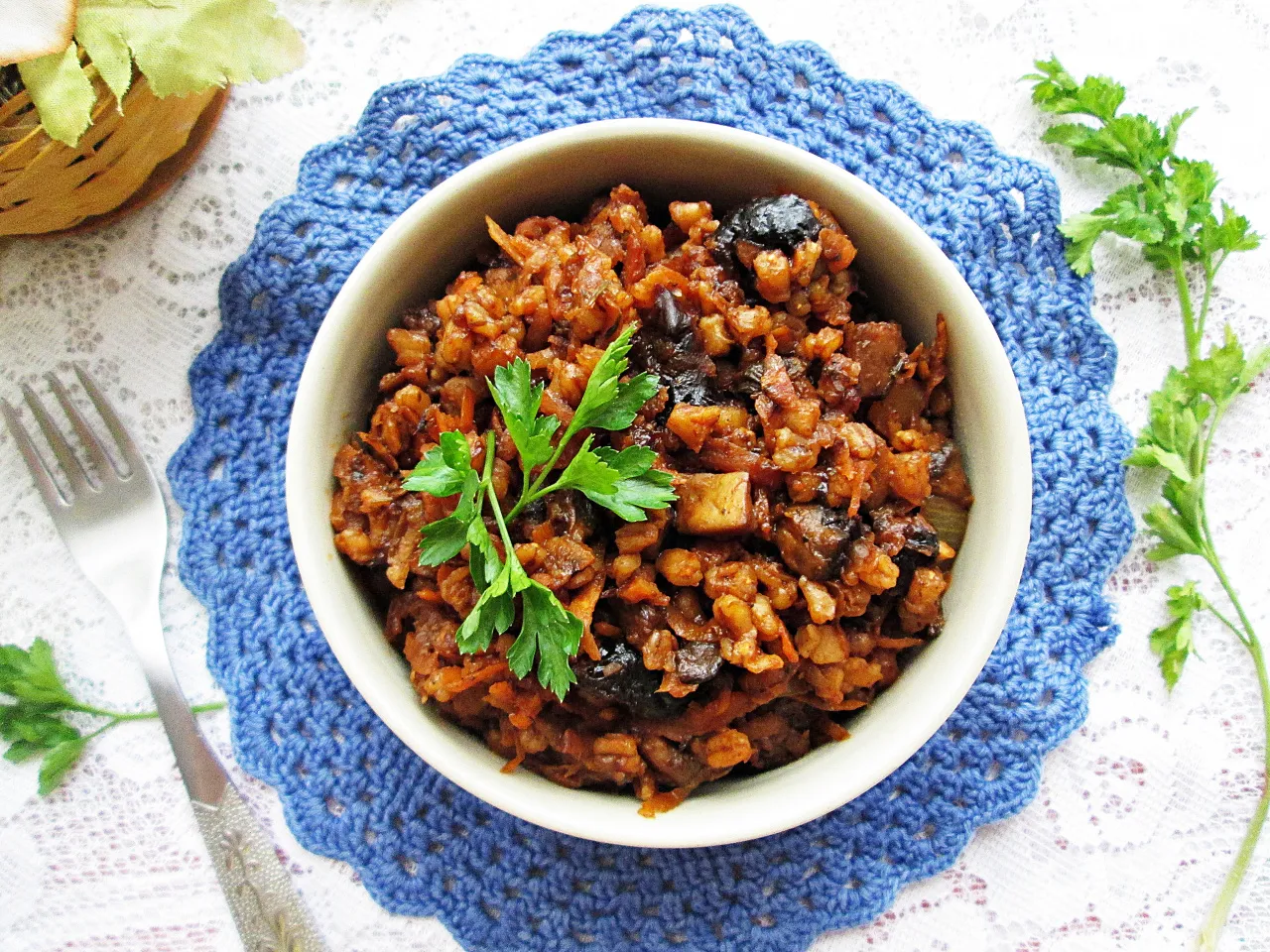 Co zrobić z ugotowanym pęczakiem? Szybkie przepisy i inspiracje