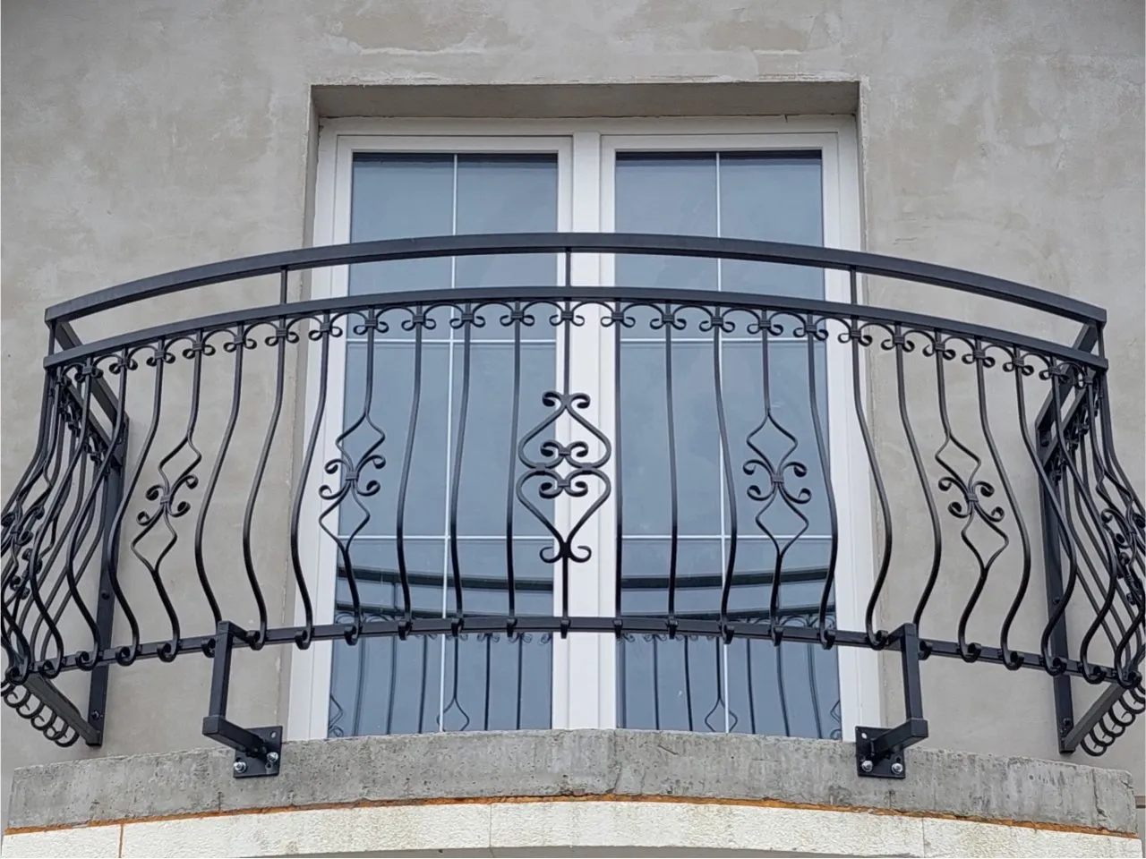 Ile kosztuje balustrada na balkon? Sprawdź ceny i oszczędzaj