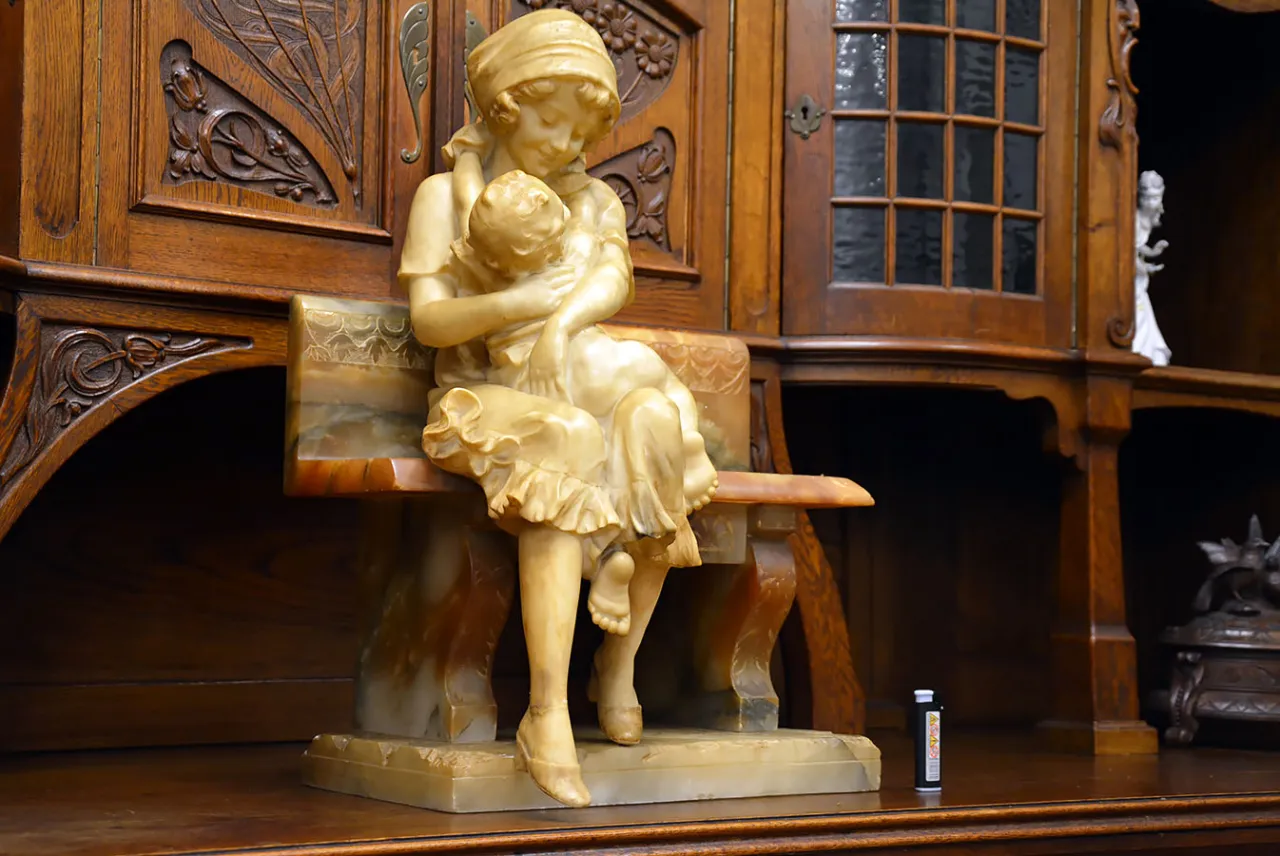 Rzeźba z marmuru – odkryj jej piękno, historię i unikalność