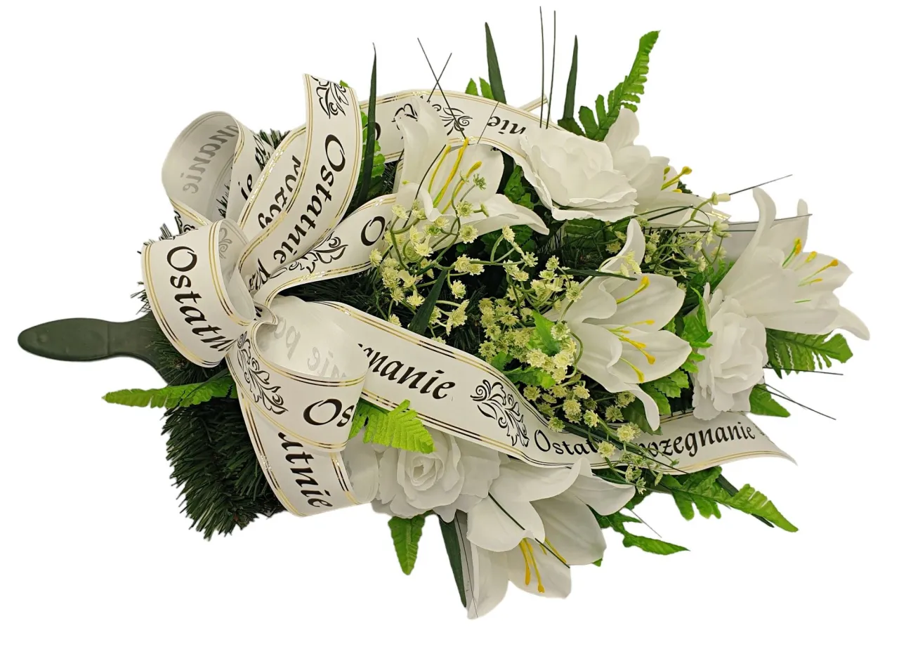 Napis na wiązance pogrzebowej: Jak godnie pożegnać bliskich?