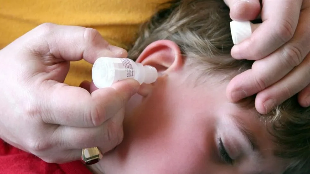 Czy dziecko z zapaleniem ucha może iść do przedszkola? Zasady i bezpieczeństwo Czy dziecko z zapaleniem ucha może iść do przedszkola? Zasady i bezpieczeństwo